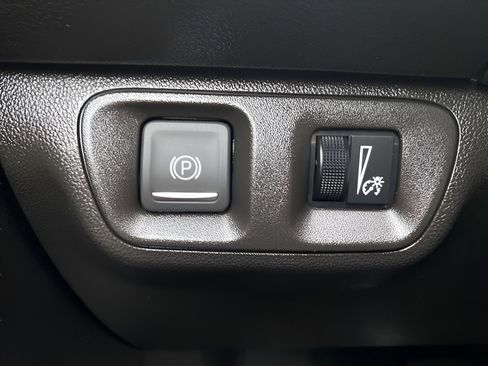 Used 2023 GMC Acadia SLE w/ Driver Convenience Package image 19