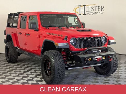 Used 2024 Jeep Gladiator Mojave AWD/4WD image 2