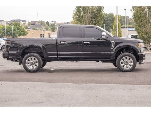 Used 2019 Ford F350 Platinum AWD/4WD image 2