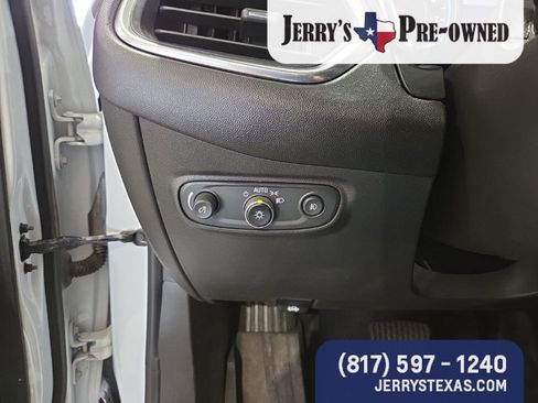 Used 2022 Chevrolet Equinox Premier image 12