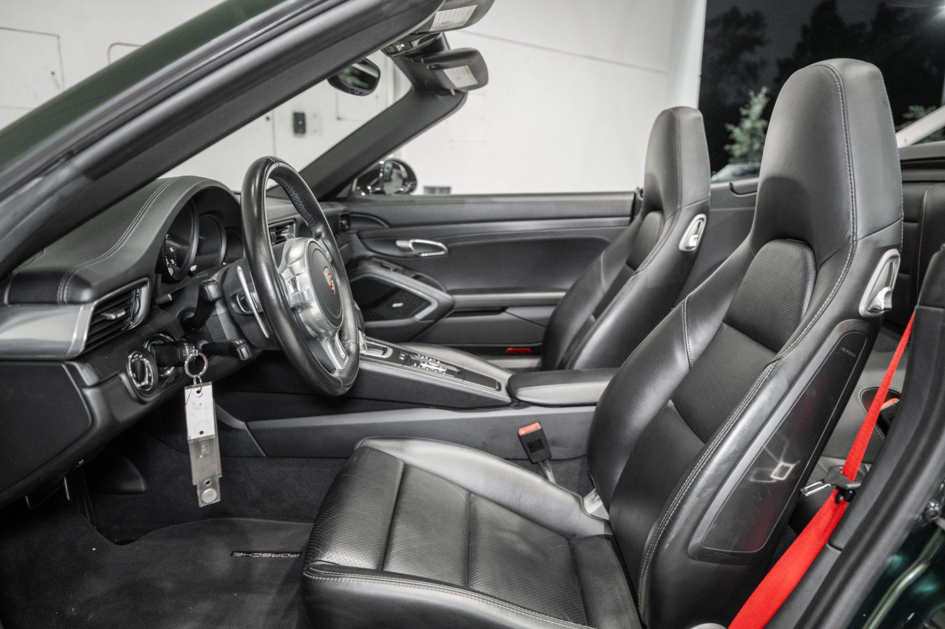 Used 2016 Porsche 911 Carrera GTS RWD image 2