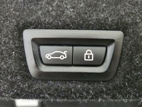 Used 2020 BMW M550i xDrive M550i xDrive w/ Executive Package image 40