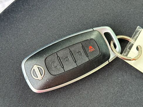 Used 2023 Nissan Pathfinder SV AWD/4WD image 29