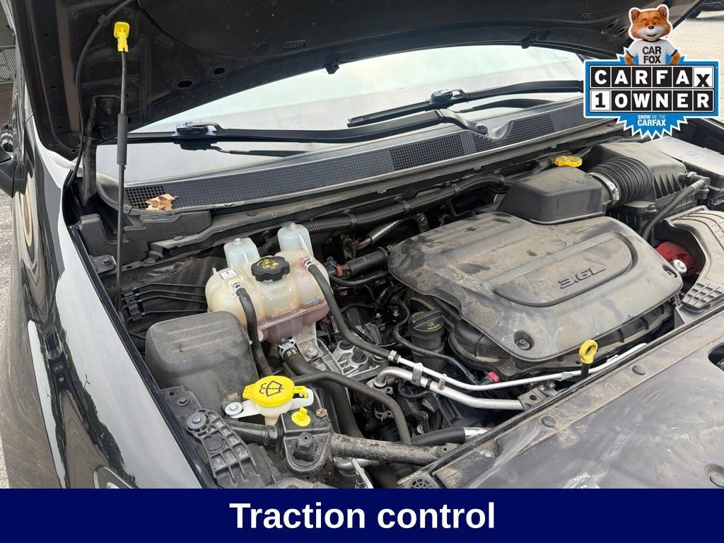 Used 2023 Chrysler Pacifica Touring-L FWD image 17