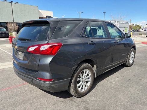 Used 2021 Chevrolet Equinox LS FWD image 5