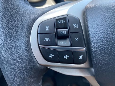 Used 2023 Ford Explorer XLT w/ Equipment Group 202A AWD/4WD image 21