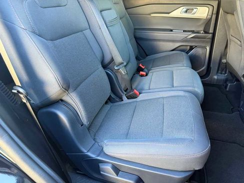 Used 2025 Ford Explorer Active image 10