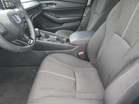 Used 2025 Honda Accord Sport image 11
