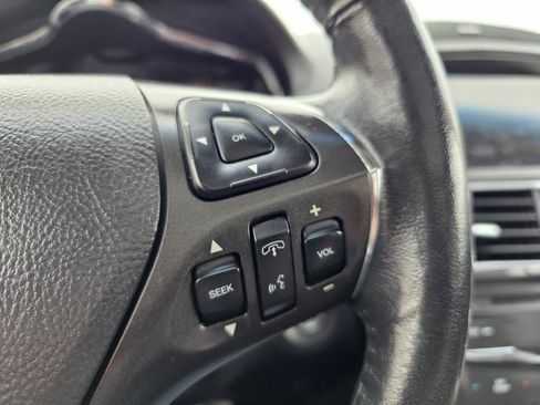 Used 2014 Lincoln MKT AWD image 15