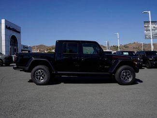 New 2026 Jeep Gladiator Rubicon AWD/4WD video 3