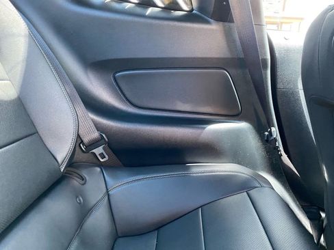 Used 2017 Ford Mustang Coupe RWD image 31