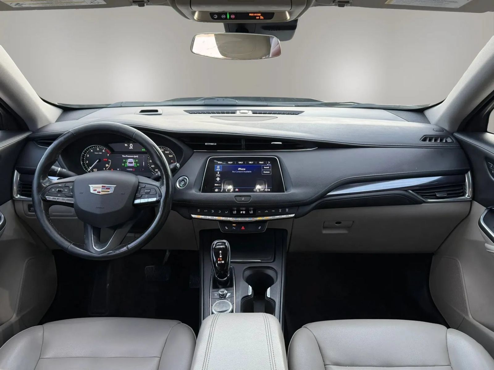 Used 2023 Cadillac XT4 Luxury w/ Cold Weather Package FWD image 21
