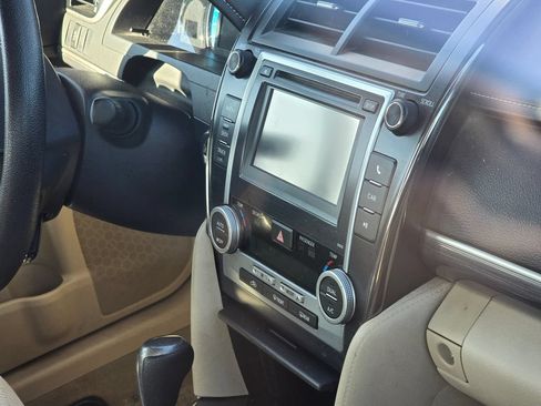 Used 2013 Toyota Camry LE FWD image 15