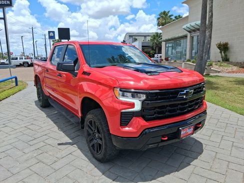 Used 2024 Chevrolet Silverado 1500 LT Trail Boss w/ Convenience Package II AWD/4WD image 1