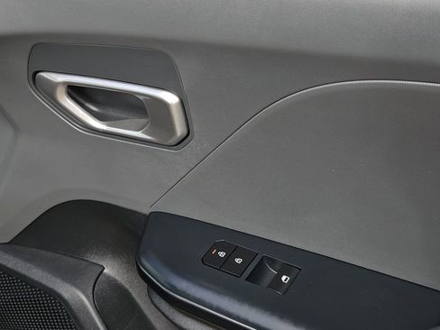 Used 2025 Kia K4 FWD image 28
