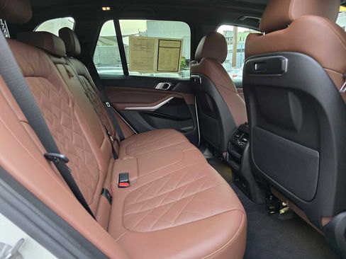 Used 2024 BMW X5 xDrive40i w/ Parking Assistance Package image 12