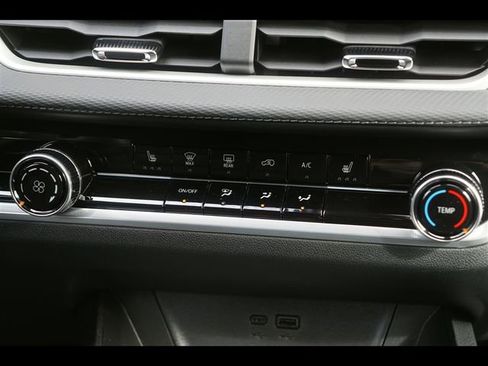 New 2026 Chevrolet Equinox LT image 8