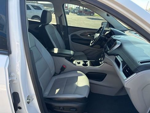 Used 2024 GMC Terrain SLT image 17