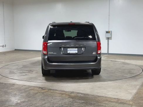 Used 2017 Dodge Grand Caravan SXT image 7