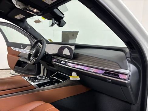 New 2026 BMW i7 xDrive60 image 17
