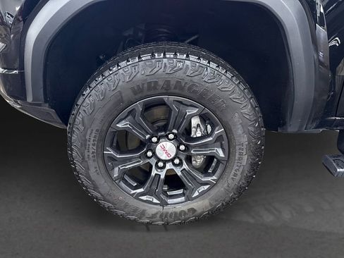 Used 2024 GMC Canyon Elevation w/ Elevation Premium Package image 11