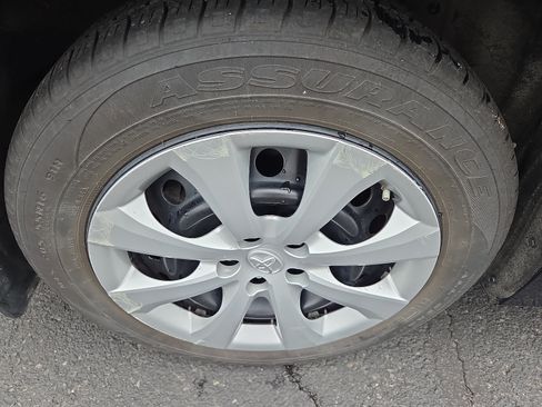 Used 2022 Toyota Corolla LE w/ Carpet Mat Package (TMS) FWD image 10