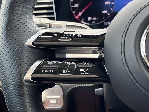 Used 2025 Mercedes-Benz GLS 450 4MATIC image 31
