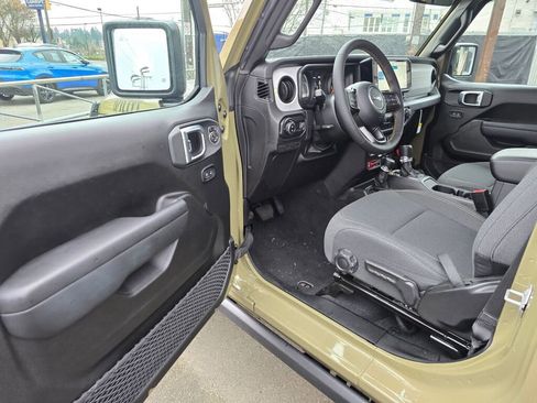 New 2025 Jeep Gladiator Willys image 22