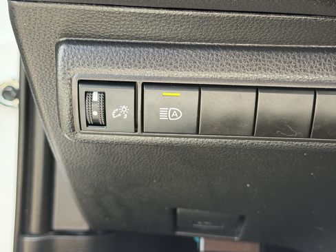 Used 2025 Toyota Corolla LE FWD image 25