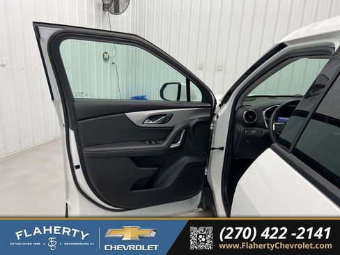 Used 2023 Chevrolet Blazer LT image 8