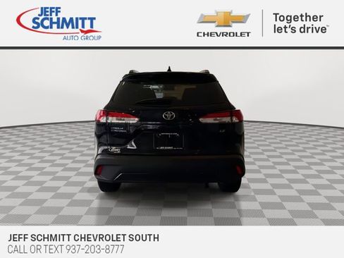 Used 2023 Toyota Corolla Cross LE image 9