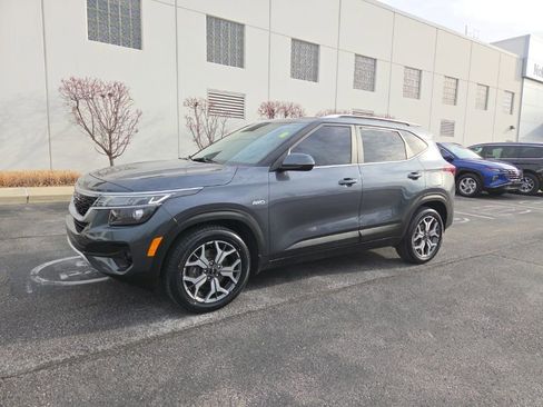 Used 2022 Kia Seltos EX image 45