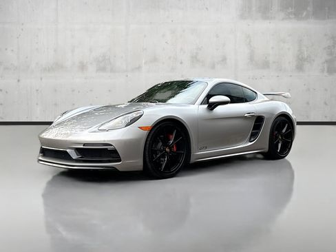 Used 2019 Porsche 718 Cayman GTS image 3