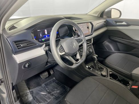 Used 2022 Volkswagen Taos SE image 9