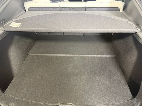 Used 2026 Tesla Model Y 2WD image 43