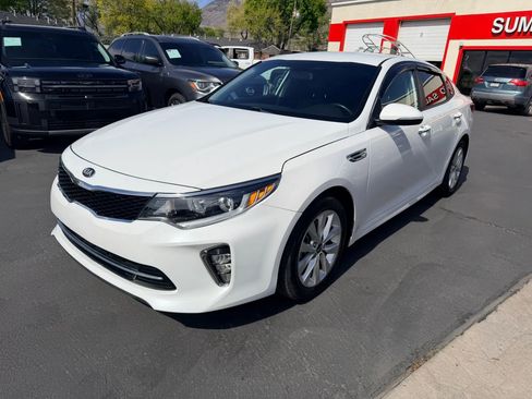 Used 2018 Kia Optima S FWD image 8