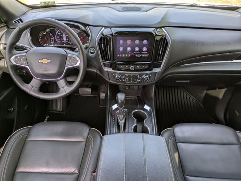 Used 2023 Chevrolet Traverse Premier FWD image 13