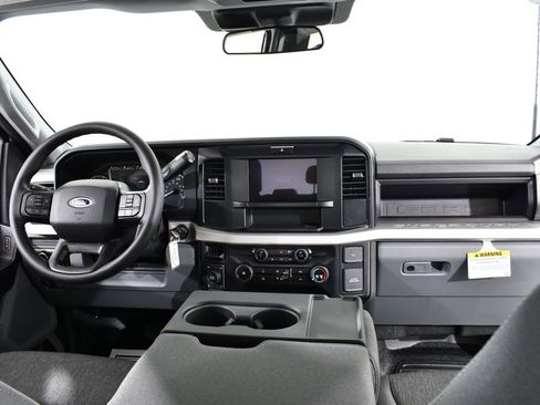New 2026 Ford F250 XL w/ XL Off-Road Package image 7
