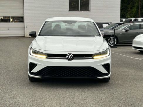 Used 2025 Volkswagen Jetta Sport FWD image 2
