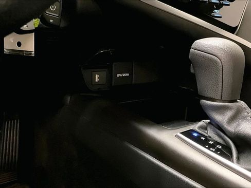 Used 2022 Toyota Camry LE image 16