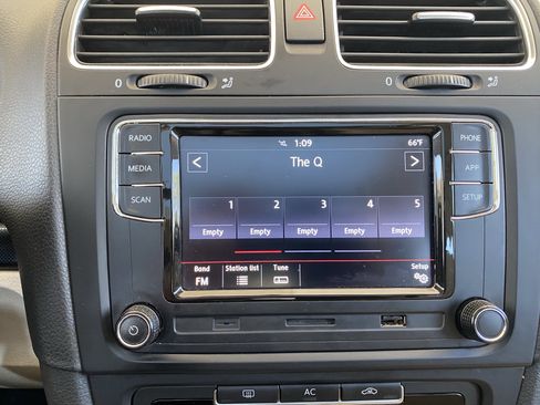 Used 2011 Volkswagen Jetta TDI FWD image 3