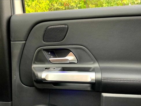 New 2026 Mercedes-Benz GLB 250 4MATIC image 23