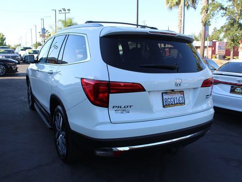 Used 2018 Honda Pilot Touring image 5
