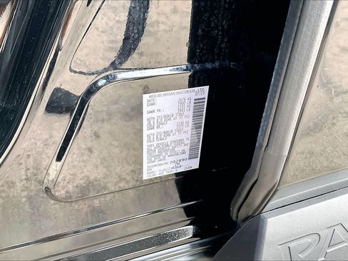 Certified 2024 Nissan Pathfinder SV FWD image 33