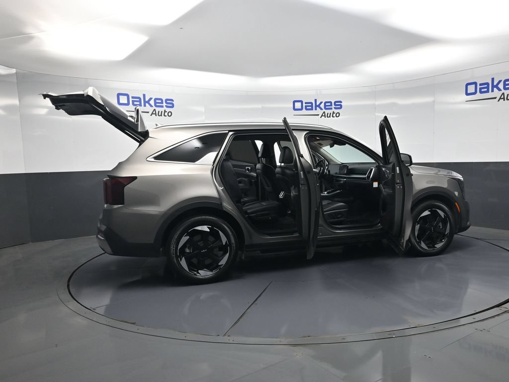 Used 2025 Kia Sorento EX AWD/4WD image 56