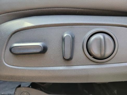 Used 2024 Chevrolet TrailBlazer RS w/ Convenience Package FWD image 17