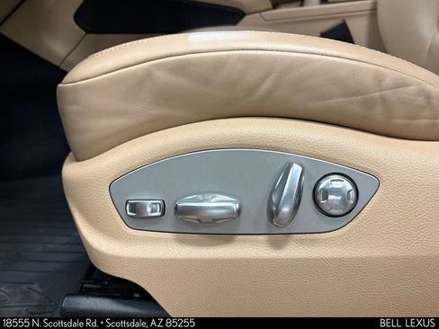 Used 2022 Porsche Macan AWD/4WD image 13