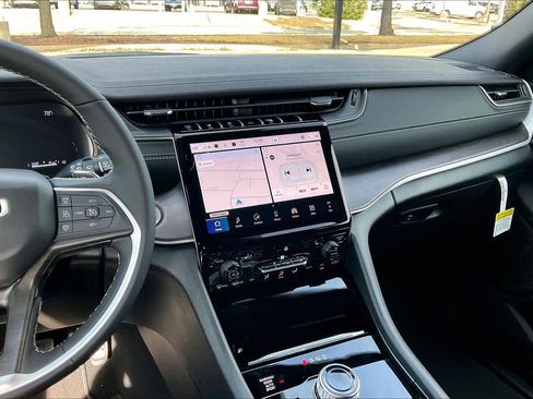 New 2025 Jeep Grand Cherokee L Limited image 6