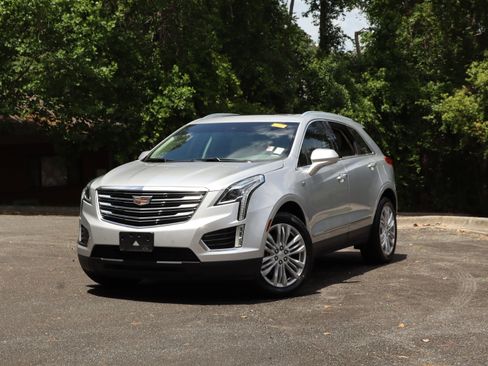 Used 2019 Cadillac XT5 Premium Luxury FWD image 2