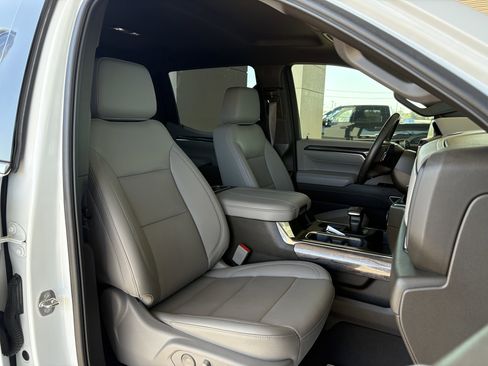 Used 2023 Chevrolet Silverado 1500 LTZ AWD/4WD image 15